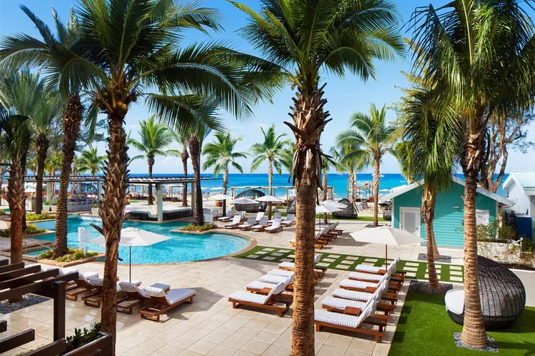 gcmmi-pool-deck-0482-hor-clsc